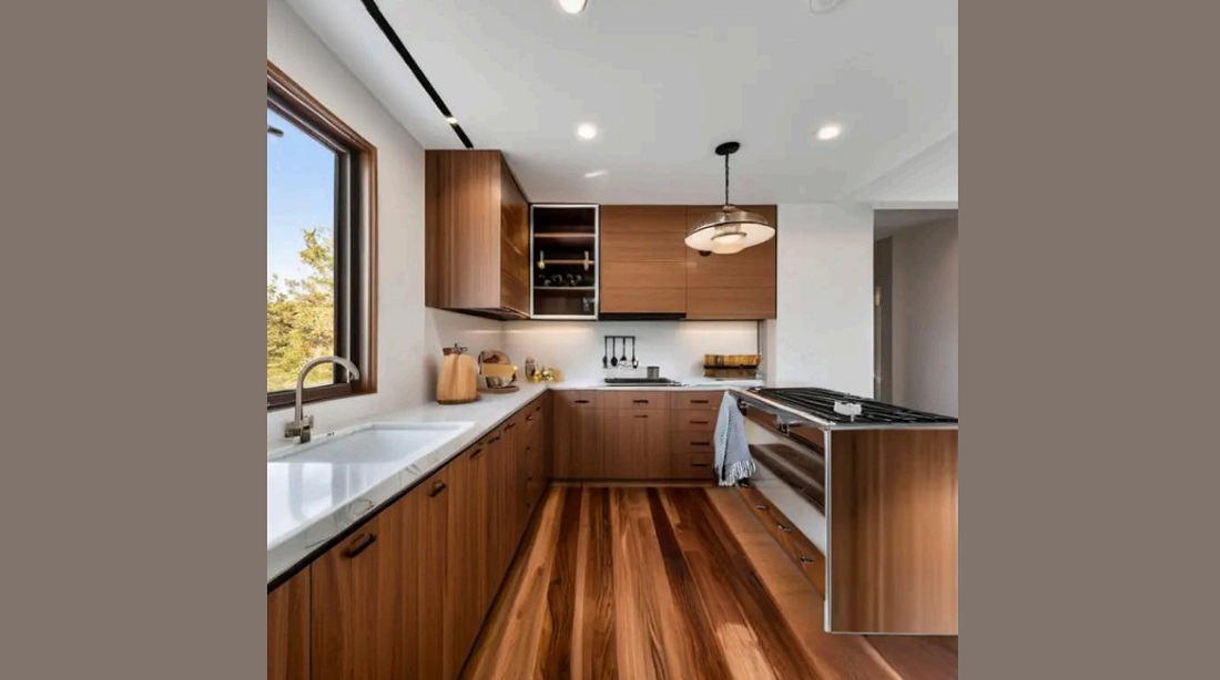 Cuisine américaine équipée et stylée, idéale pour un intérieur moderne